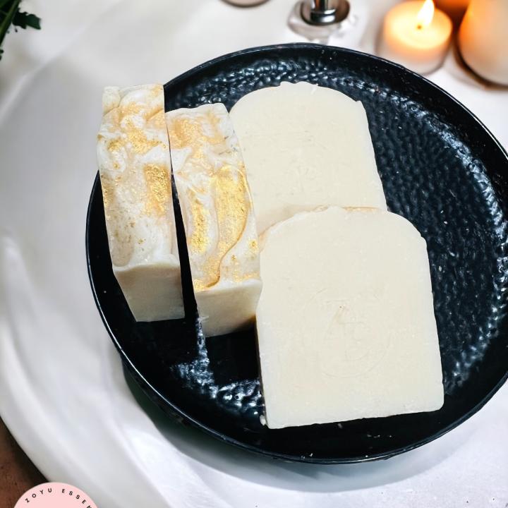 ALMOND-MILK BEETROOT AND SAFFRON BRIGHTENING SOAP BAR